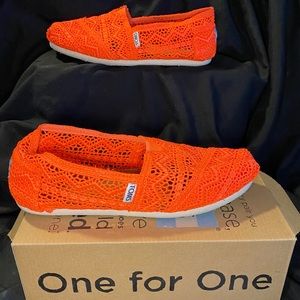 Toms slip on shoes 7.5 neon orange
